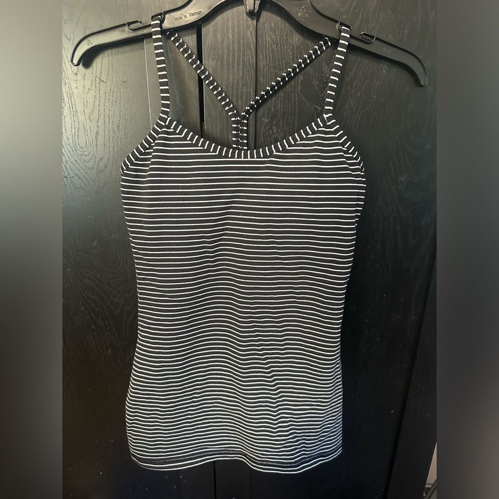 Lululemon Racer Back Tank Size 4 Built In Bra With Pads